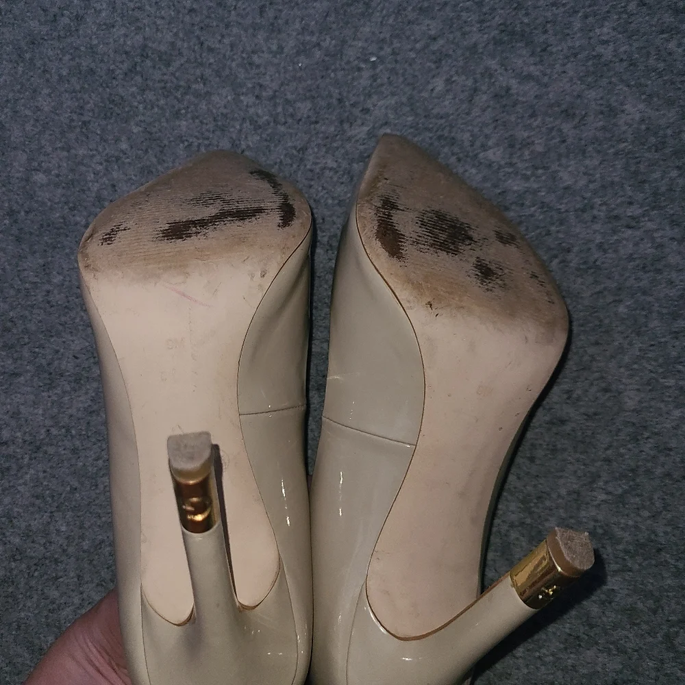GUESS Nude Pumps - Picture 4 of 5